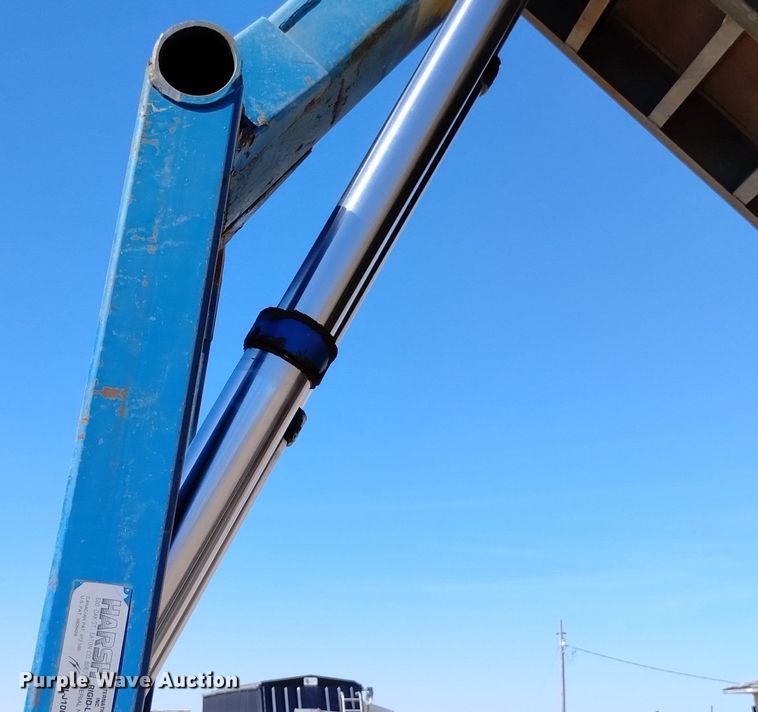 image for item DN6388 1991 Freightliner FLD120  grain truck