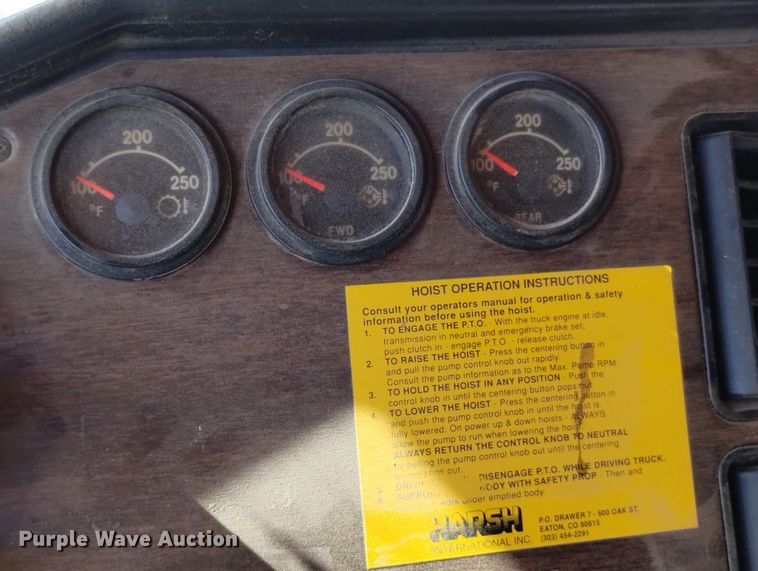 image for item DN6388 1991 Freightliner FLD120  grain truck