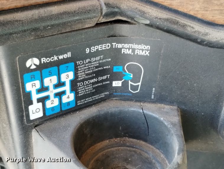 image for item DN6388 1991 Freightliner FLD120  grain truck