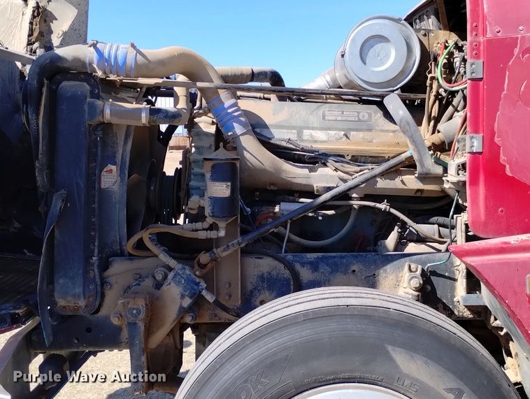 image for item DN6388 1991 Freightliner FLD120  grain truck