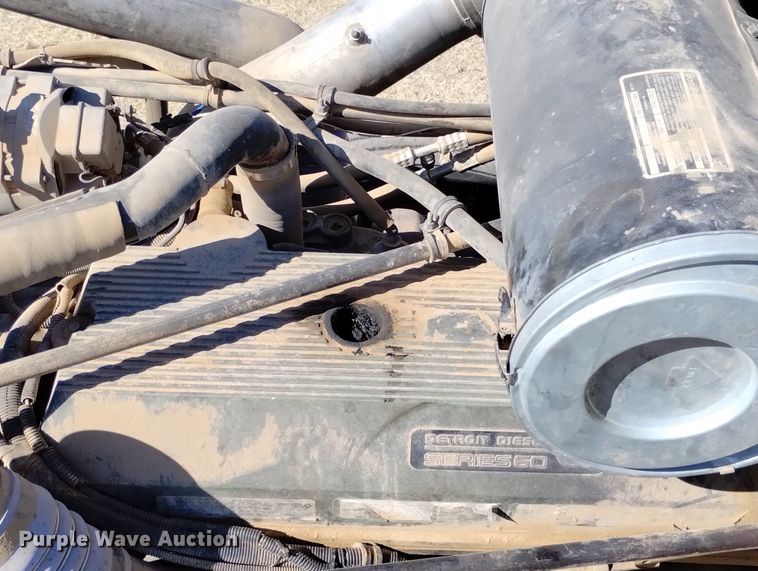 image for item DN6388 1991 Freightliner FLD120  grain truck