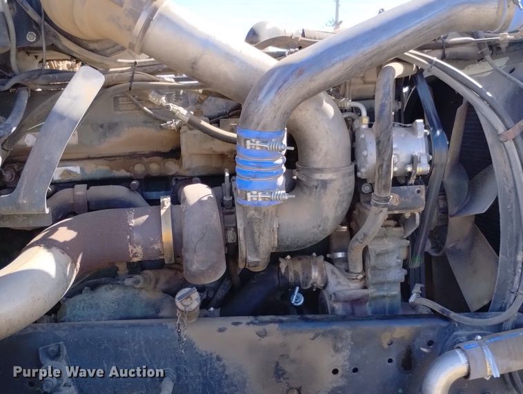 image for item DN6388 1991 Freightliner FLD120  grain truck