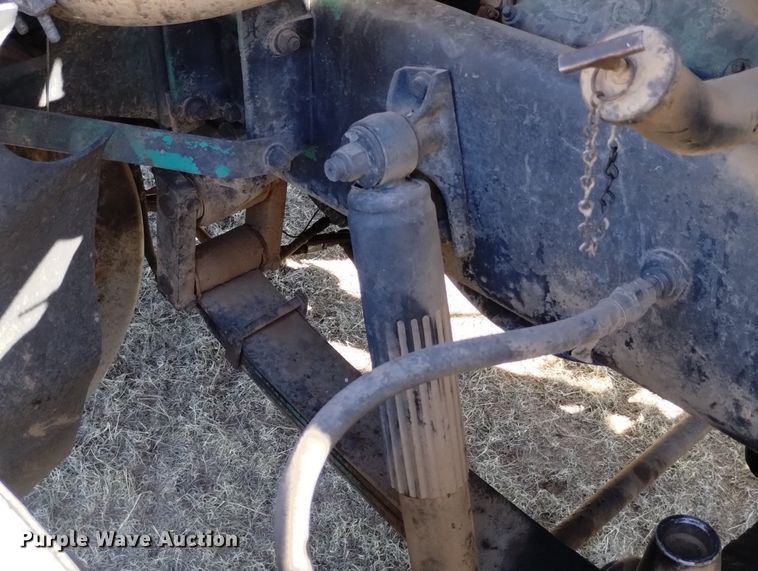 image for item DN6388 1991 Freightliner FLD120  grain truck