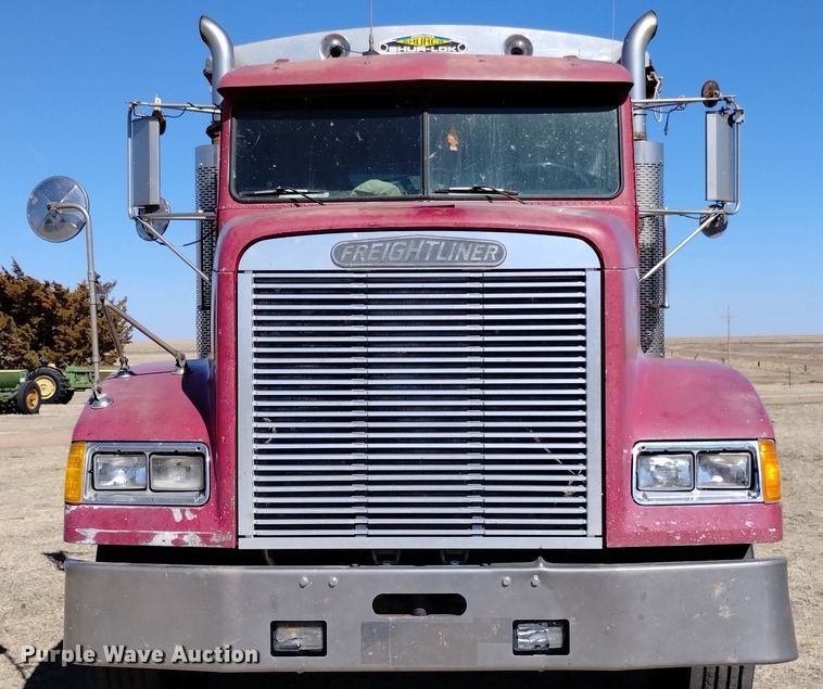 image for item DN6388 1991 Freightliner FLD120  grain truck