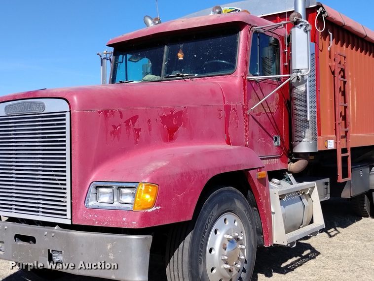 image for item DN6388 1991 Freightliner FLD120  grain truck