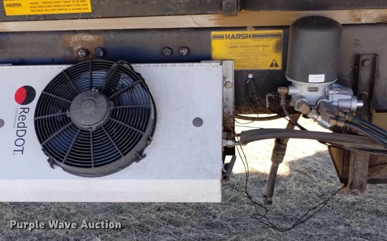 image for item DN6388 1991 Freightliner FLD120  grain truck