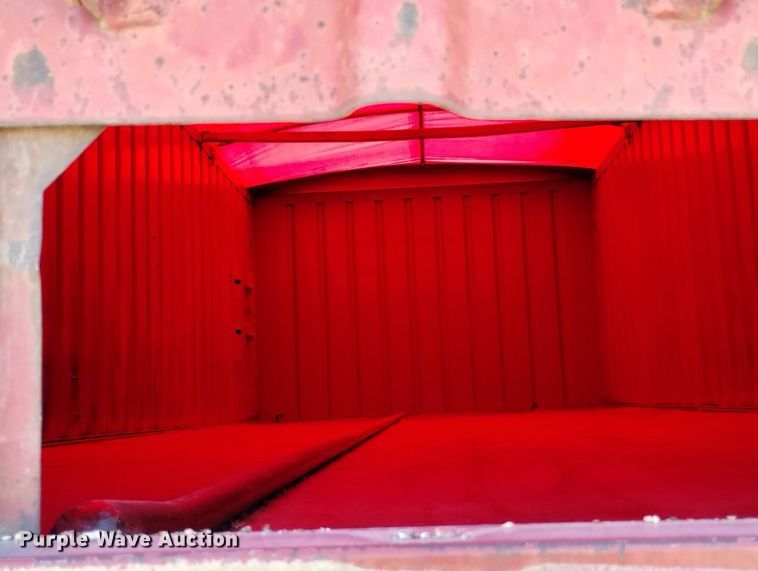 image for item DN6388 1991 Freightliner FLD120  grain truck