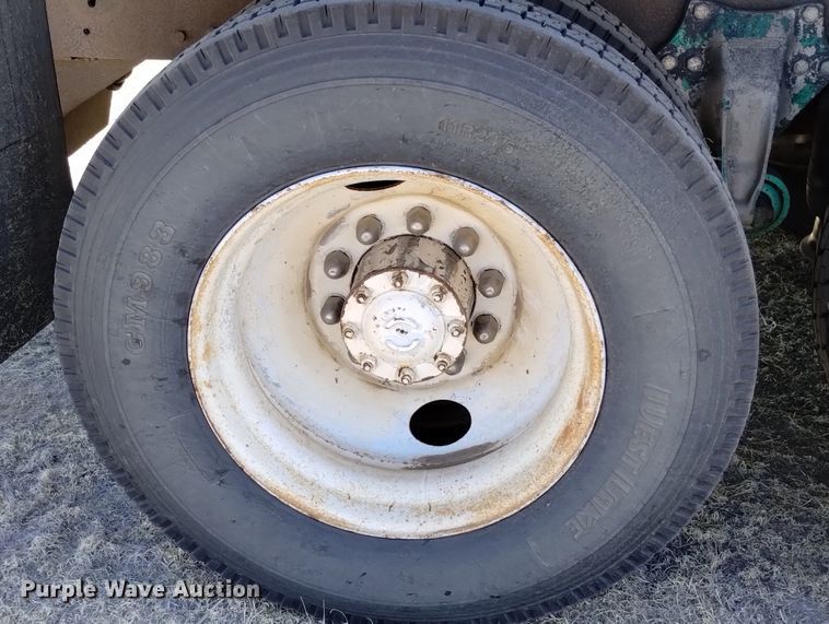 image for item DN6388 1991 Freightliner FLD120  grain truck