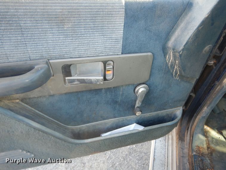 image for item DI6881 1993 Chevrolet K3500  tow truck