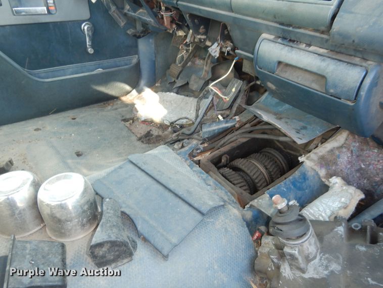 image for item DI6881 1993 Chevrolet K3500  tow truck