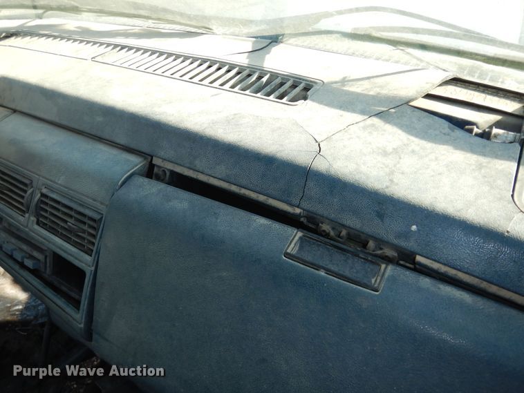 image for item DI6881 1993 Chevrolet K3500  tow truck