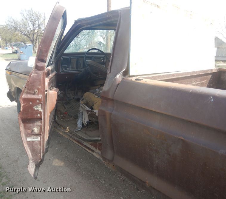 image for item DJ7028 1978 Ford F150  pickup truck