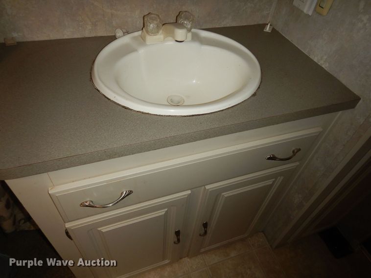 image for item DK1779 2005 Coachmen 27RLS  camper