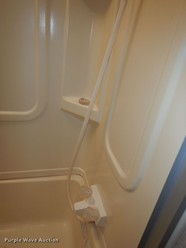 image for item DK1779 2005 Coachmen 27RLS  camper