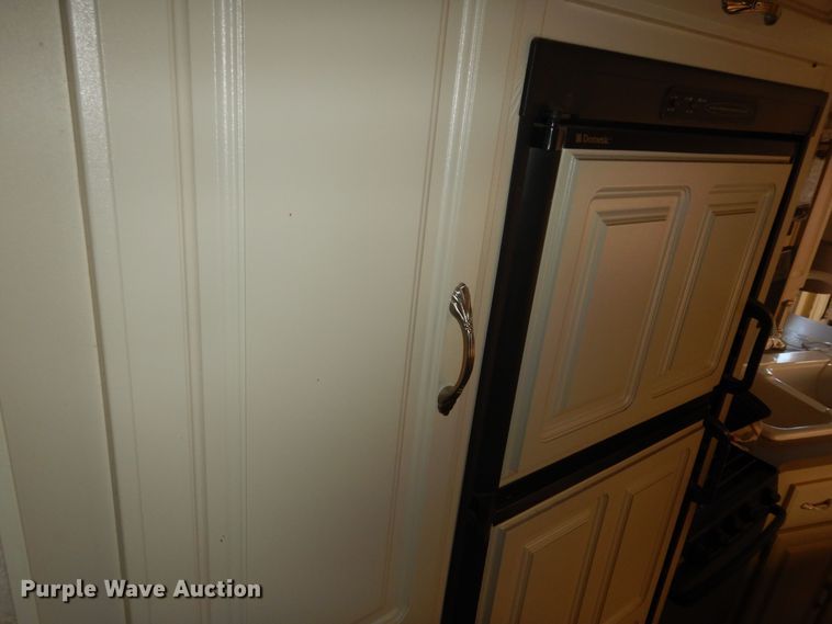 image for item DK1779 2005 Coachmen 27RLS  camper