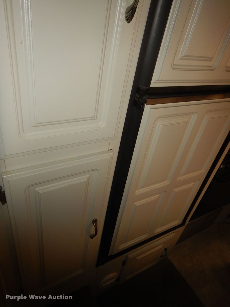 image for item DK1779 2005 Coachmen 27RLS  camper