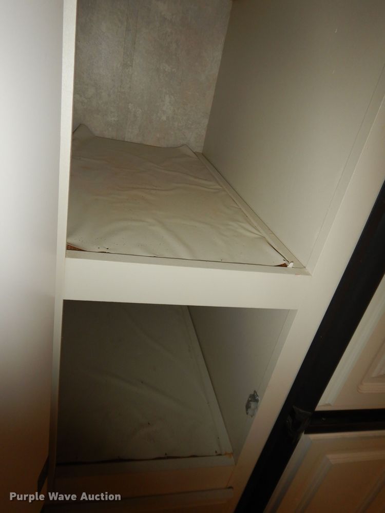 image for item DK1779 2005 Coachmen 27RLS  camper