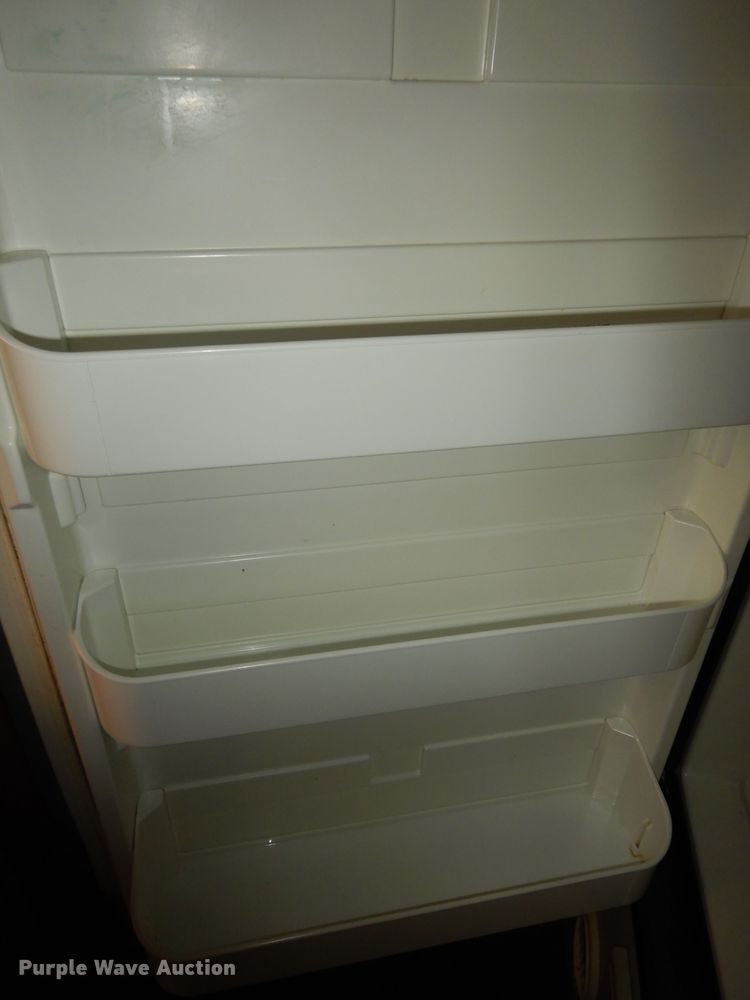 image for item DK1779 2005 Coachmen 27RLS  camper