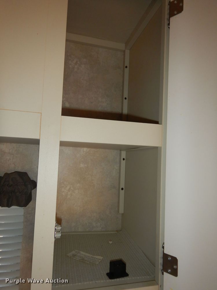 image for item DK1779 2005 Coachmen 27RLS  camper