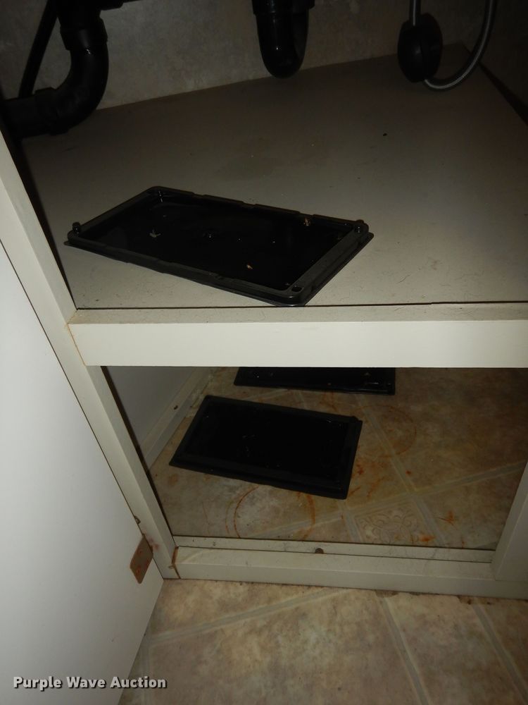 image for item DK1779 2005 Coachmen 27RLS  camper