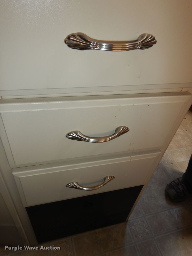 image for item DK1779 2005 Coachmen 27RLS  camper