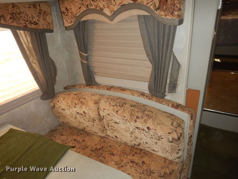 image for item DK1779 2005 Coachmen 27RLS  camper