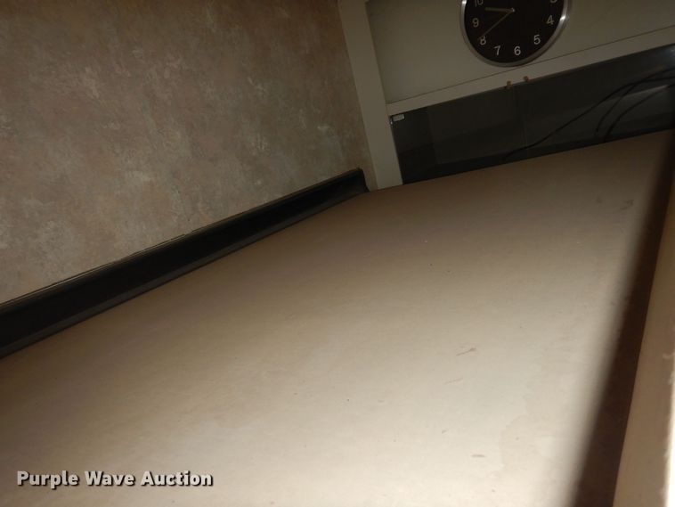 image for item DK1779 2005 Coachmen 27RLS  camper