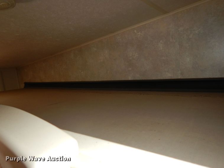 image for item DK1779 2005 Coachmen 27RLS  camper