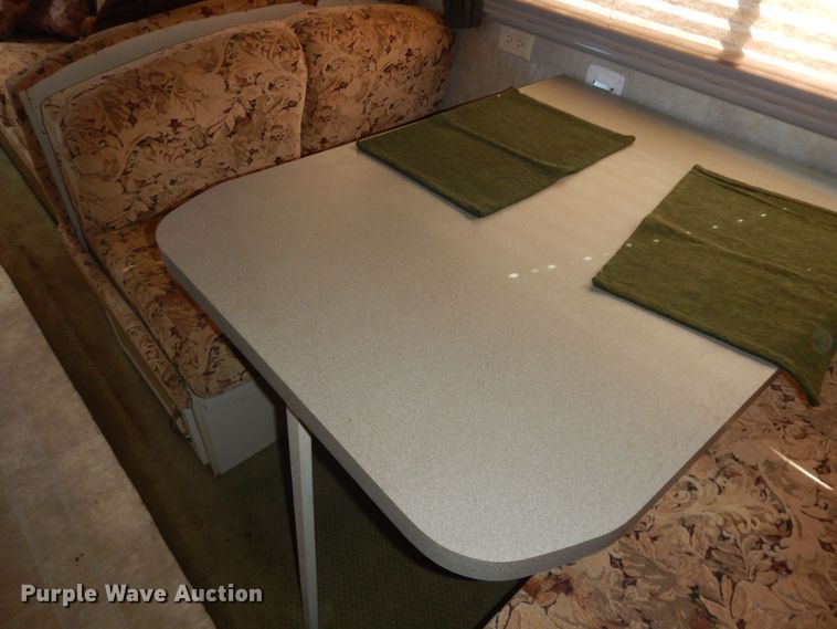 image for item DK1779 2005 Coachmen 27RLS  camper