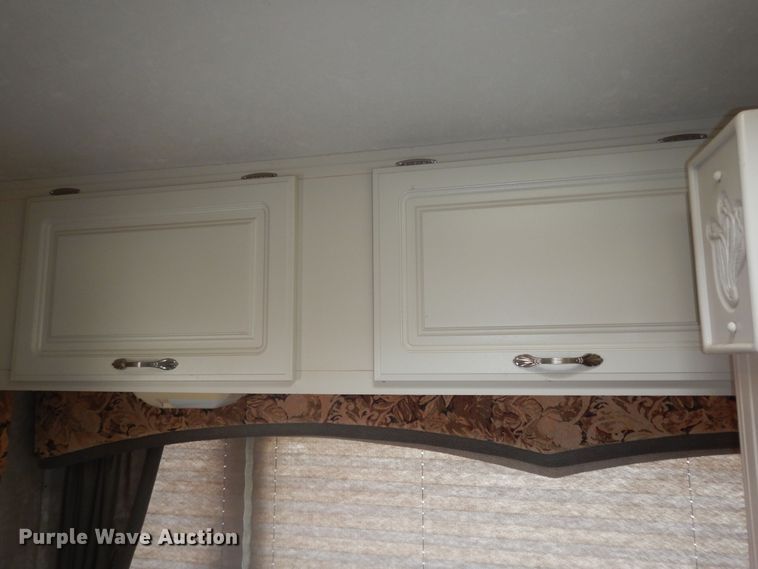 image for item DK1779 2005 Coachmen 27RLS  camper