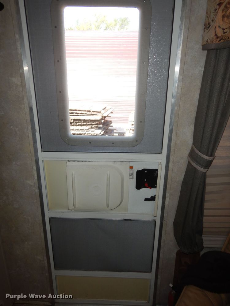 image for item DK1779 2005 Coachmen 27RLS  camper