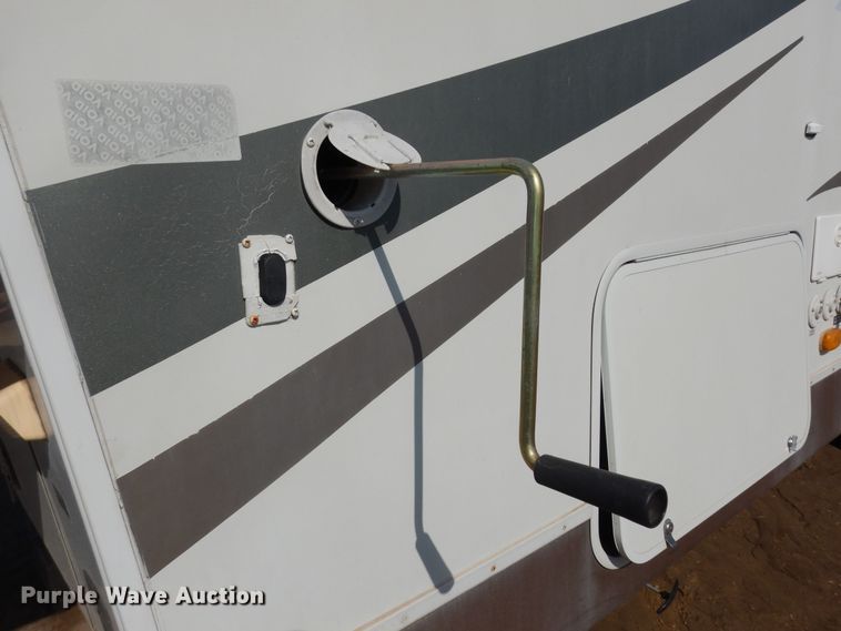 image for item DK1779 2005 Coachmen 27RLS  camper