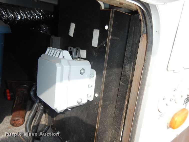 image for item DK1779 2005 Coachmen 27RLS  camper