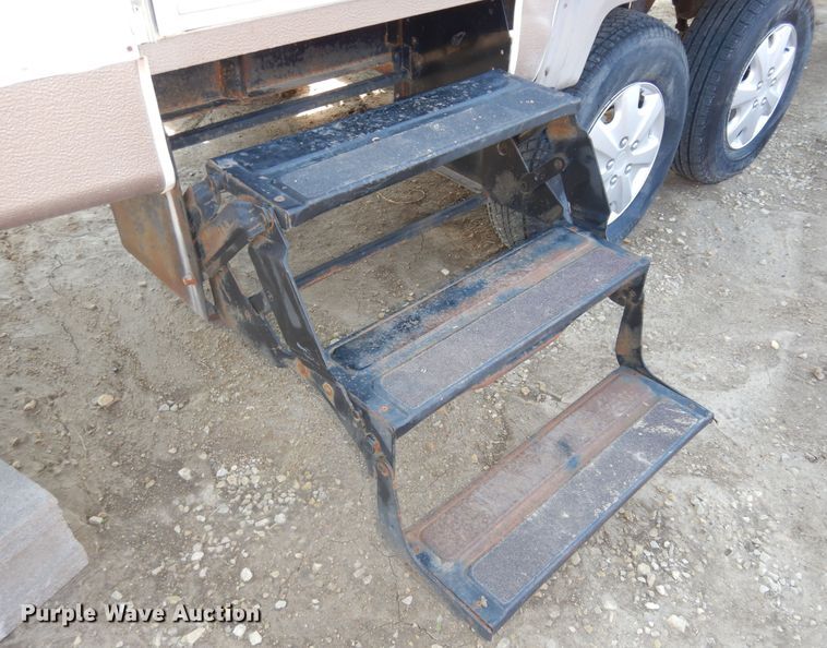 image for item DK1779 2005 Coachmen 27RLS  camper