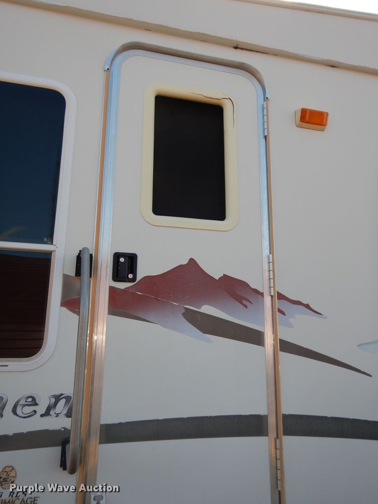 image for item DK1779 2005 Coachmen 27RLS  camper