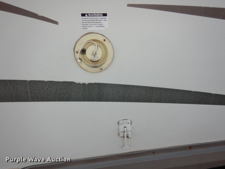 image for item DK1779 2005 Coachmen 27RLS  camper