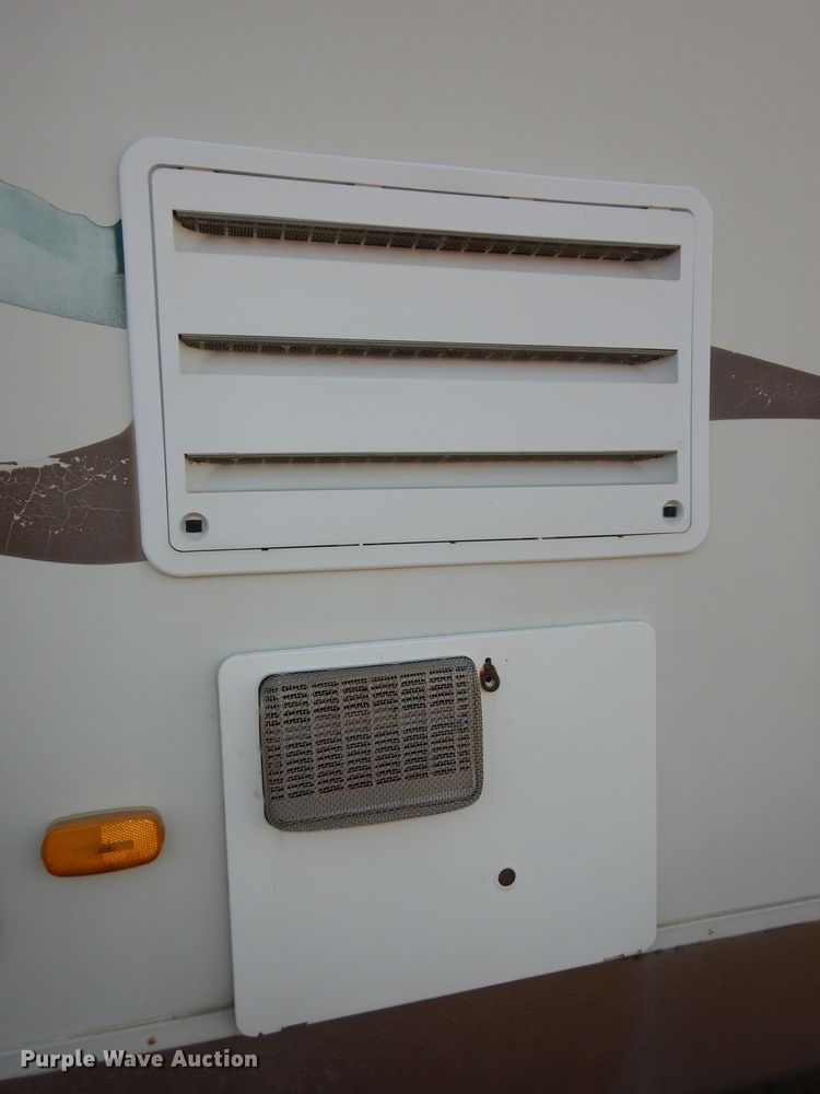 image for item DK1779 2005 Coachmen 27RLS  camper