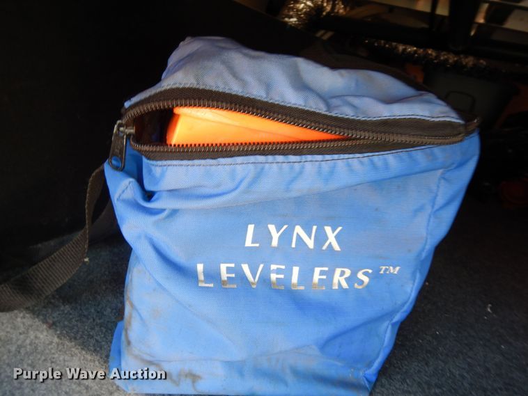 image for item DK1779 2005 Coachmen 27RLS  camper