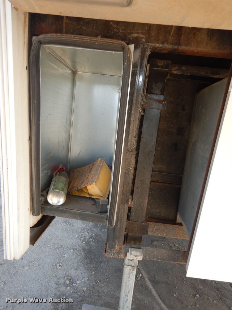 image for item DK1779 2005 Coachmen 27RLS  camper