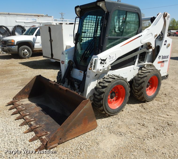 image for item DK1788 2014 Bobcat S590  skid steer loader