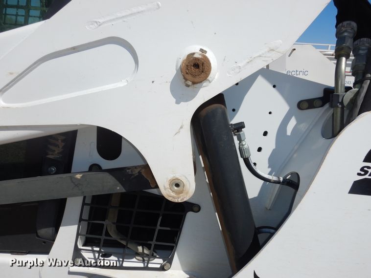 image for item DK1788 2014 Bobcat S590  skid steer loader