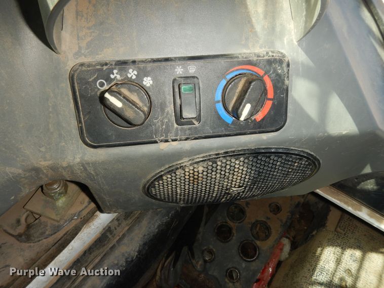 image for item DK1788 2014 Bobcat S590  skid steer loader