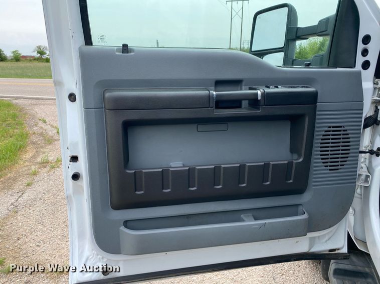 image for item DL7170 2012 Ford F450 Super Duty  Crew Cab flatbed truck