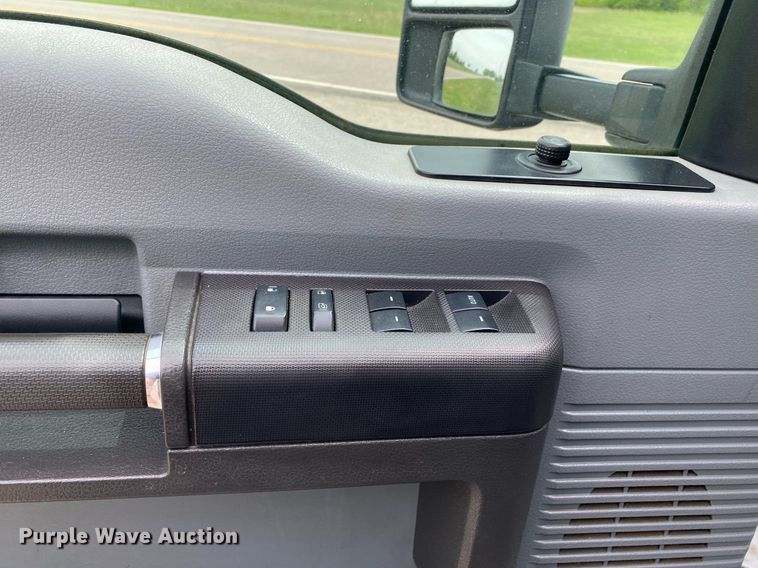 image for item DL7170 2012 Ford F450 Super Duty  Crew Cab flatbed truck