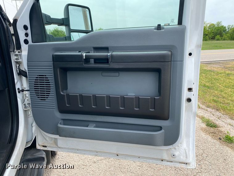 image for item DL7170 2012 Ford F450 Super Duty  Crew Cab flatbed truck