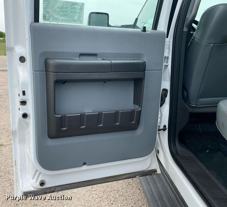 image for item DL7170 2012 Ford F450 Super Duty  Crew Cab flatbed truck