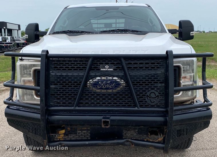 image for item DL7171 2019 Ford F250 Super Duty  Crew Cab flatbed pickup truck