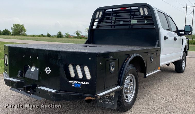 image for item DL7171 2019 Ford F250 Super Duty  Crew Cab flatbed pickup truck