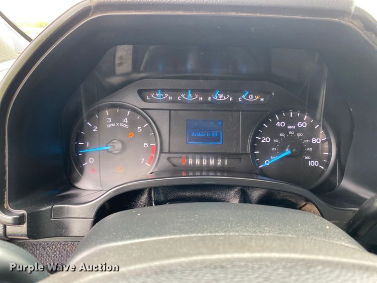 image for item DL7171 2019 Ford F250 Super Duty  Crew Cab flatbed pickup truck