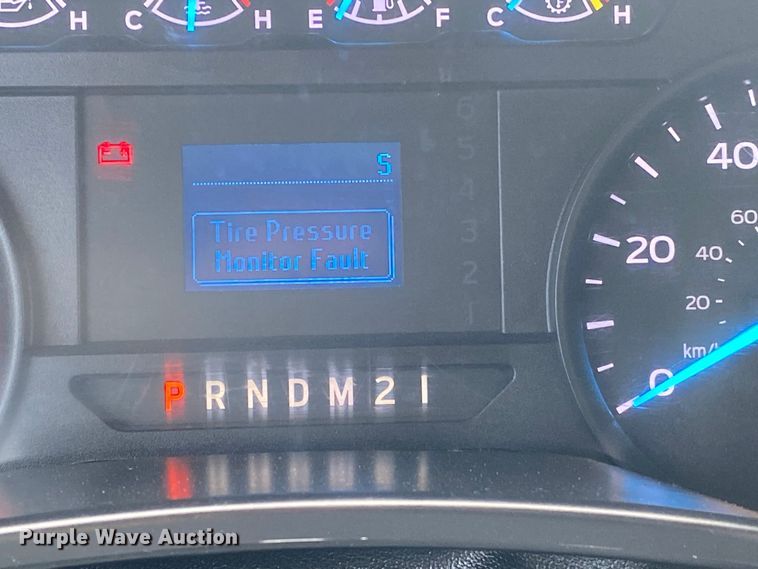 image for item DL7171 2019 Ford F250 Super Duty  Crew Cab flatbed pickup truck